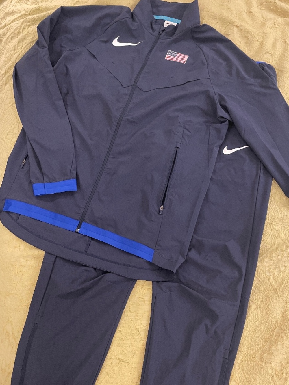 Men's Nike Team USA Track and Field Dri-Fit Warm Up Suit Medium